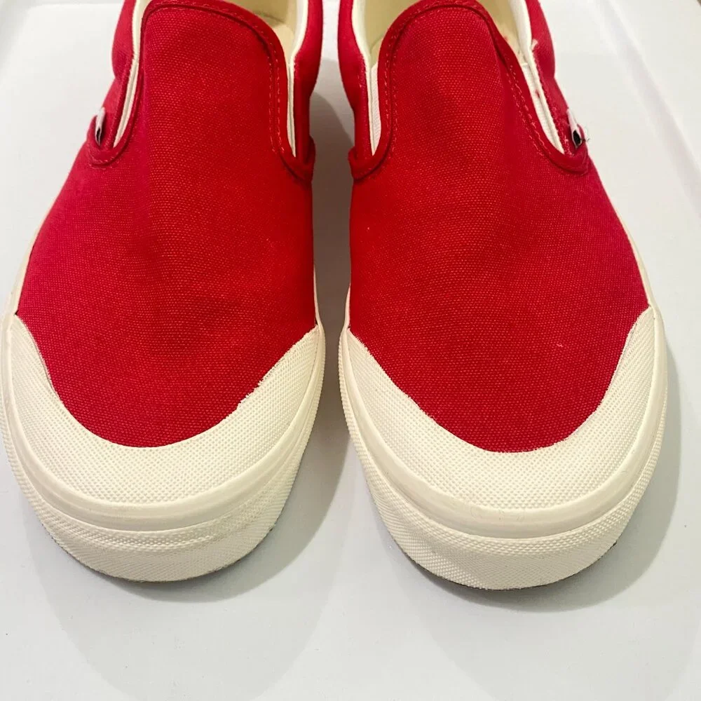 Vans Classic Slip-On Skate Shoes Off-White Toe Cap Red Canvas Men’s 10.5